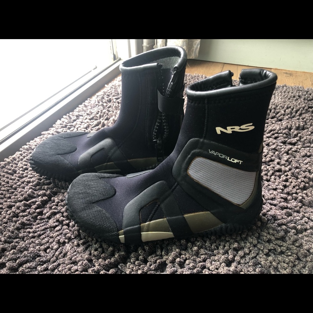 NRS Neoprene Bootie size 8-9